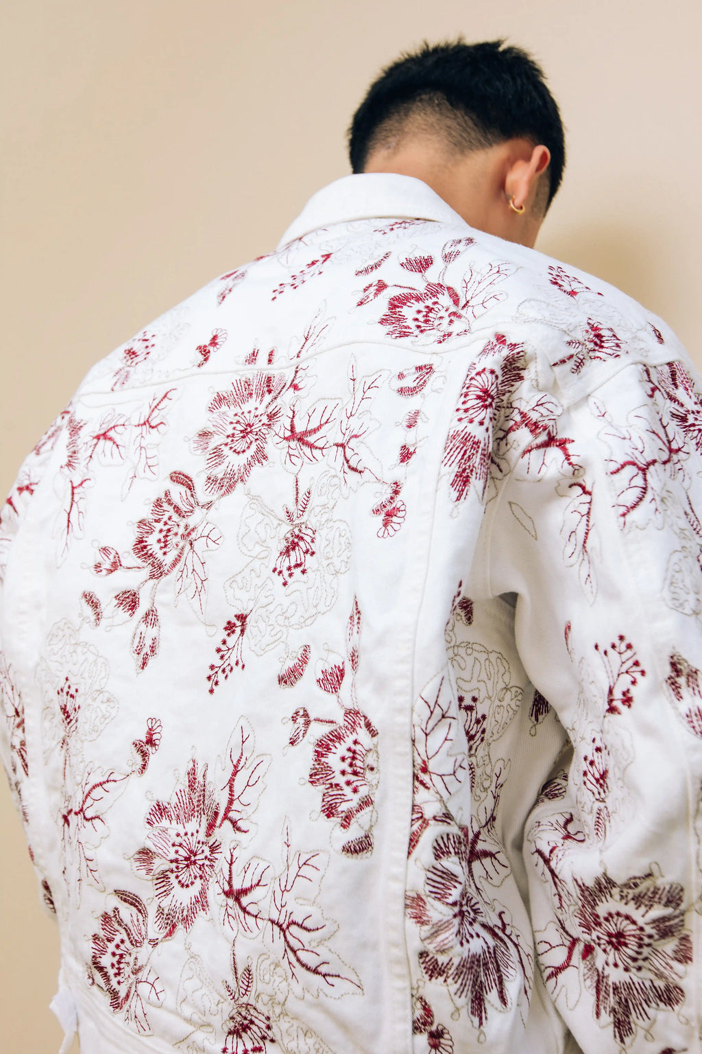 CHRYSANTHEMUM EMBROIDERED WHITE DENIM JACKET — SET PIECE
