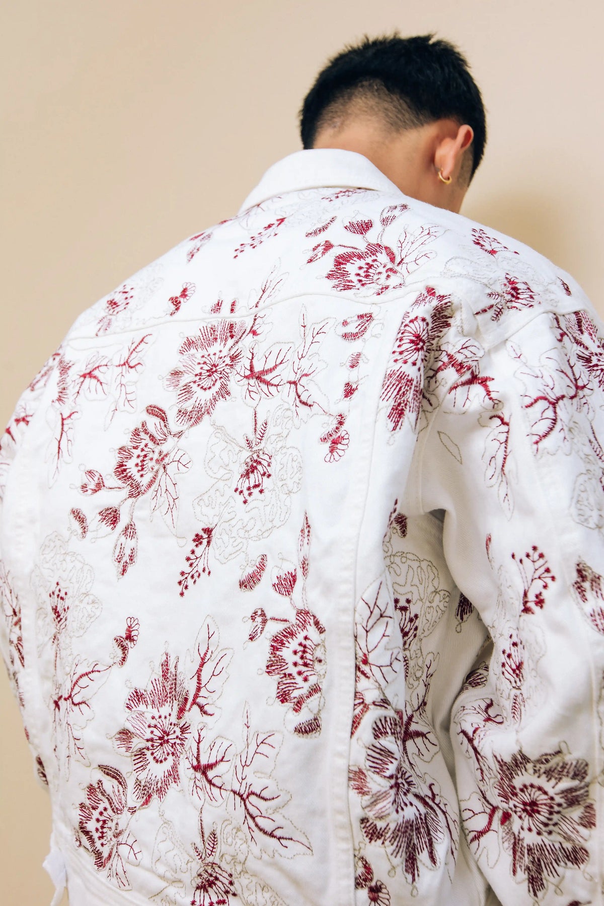 CHRYSANTHEMUM EMBROIDERED WHITE DENIM JACKET — SET PIECE