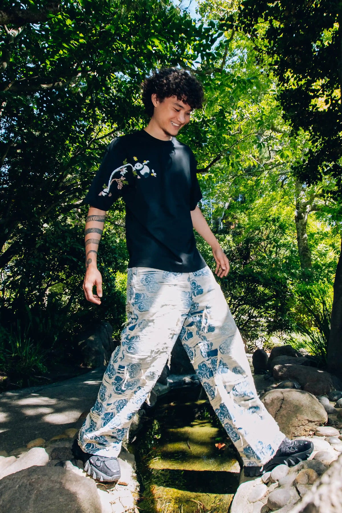 BAMBOO PANDA TEE - OBSIDIAN