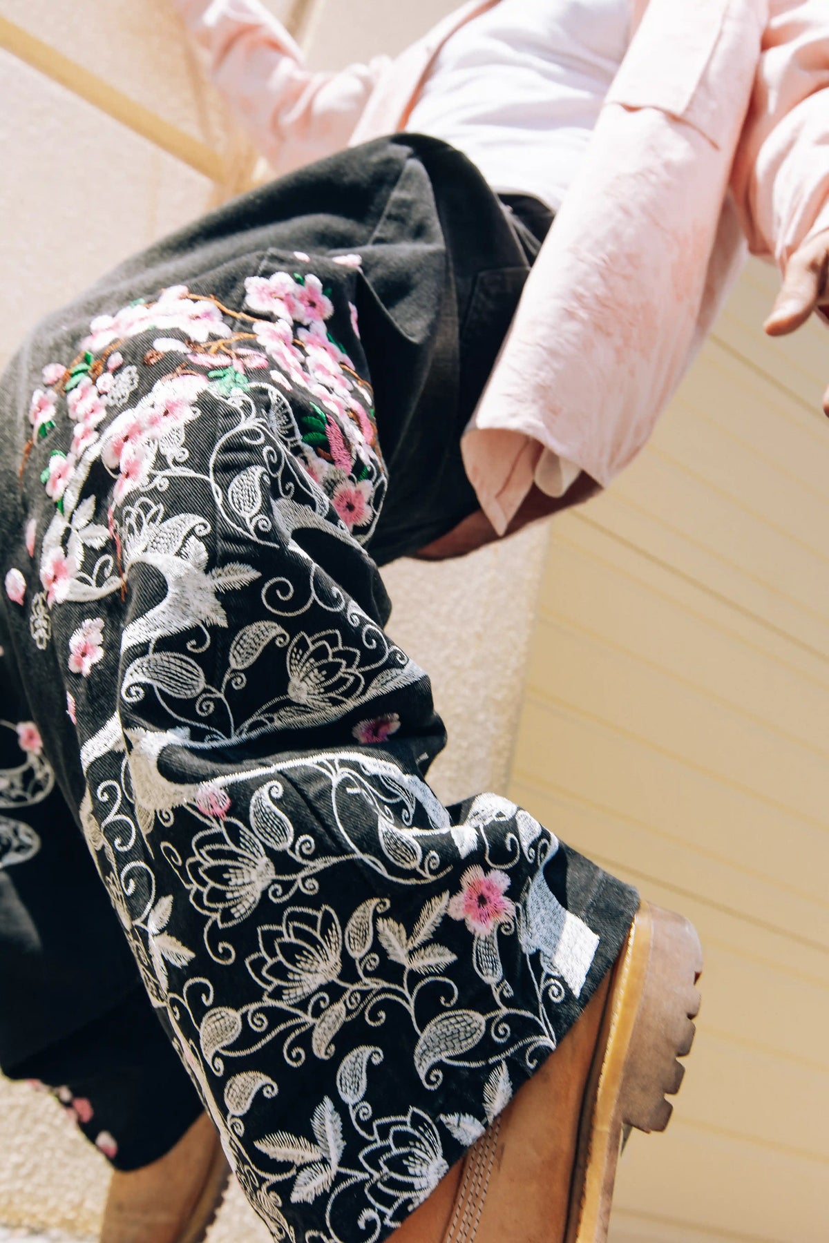 TIGER BLOSSOM EMBROIDERED BAGGY DENIM
